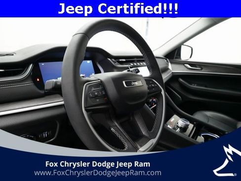 Used 2023 Jeep Grand Cherokee Limited image 8