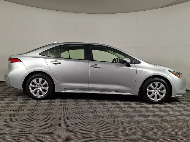 Used 2022 Toyota Corolla LE w/ Carpet Mat Package (TMS) FWD image 10