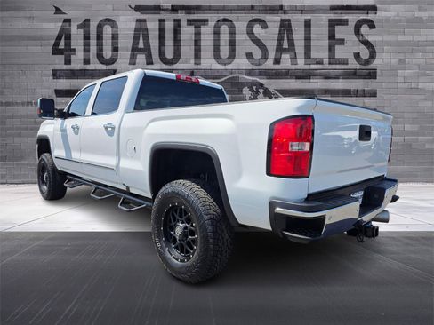 Used 2019 GMC Sierra 2500 SLT w/ Duramax Plus Package AWD/4WD image 8