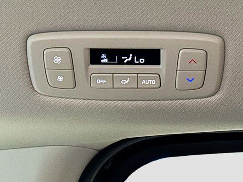 Used 2025 Kia Carnival FWD image 26