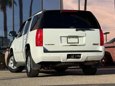 Used 2008 GMC Yukon SLT w/ SLT Preferred Equipment Group image 8