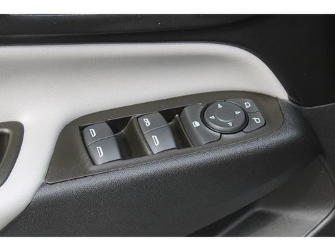 Used 2023 Chevrolet Equinox LT image 16