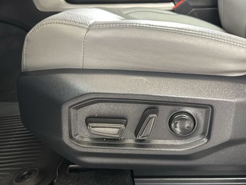 Used 2025 Toyota Tundra Limited image 14