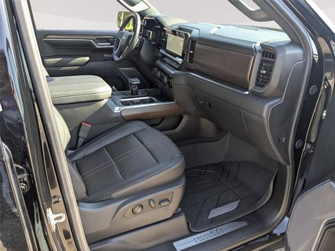Used 2024 Chevrolet Silverado 1500 High Country w/ Technology Package AWD/4WD image 40