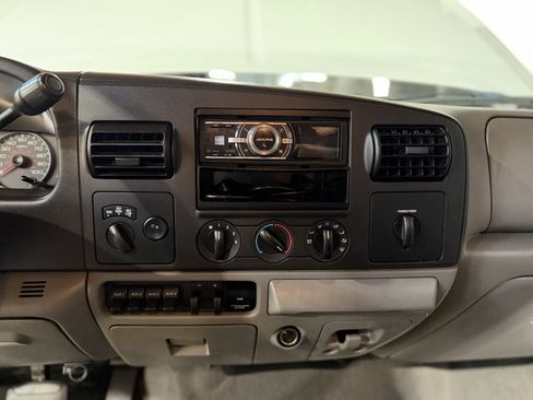 Used 2006 Ford F250 XLT image 17