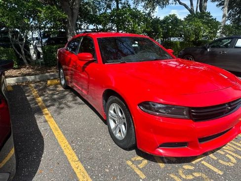 Used 2022 Dodge Charger SXT RWD image 3