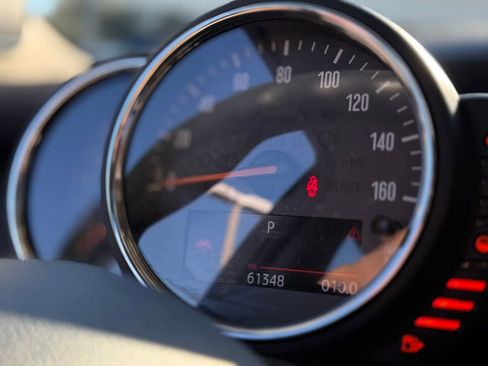 Used 2017 MINI Cooper 4-Door Hardtop image 23