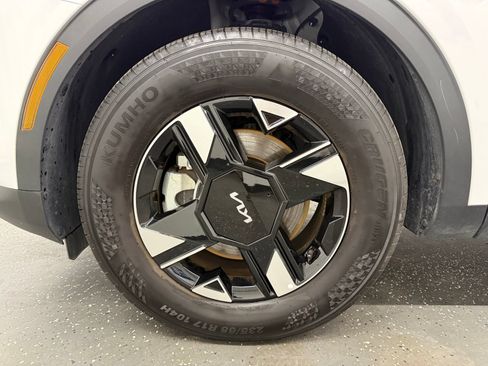 Used 2026 Kia Sportage LX FWD image 18