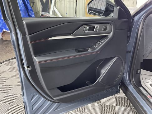 New 2026 Ford Explorer ST-Line w/ ST-Line Street Pack AWD/4WD image 16