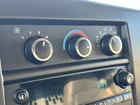 Used 2020 Chevrolet Express 2500 image 18