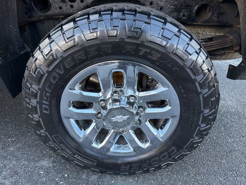 Used 2016 Chevrolet Silverado 2500 LTZ w/ LTZ Plus Package image 10