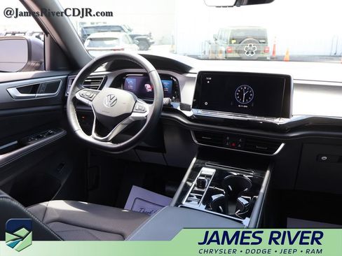 Used 2024 Volkswagen Atlas Cross Sport SE FWD image 13