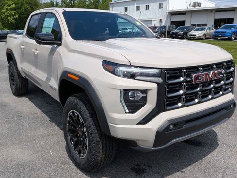 New 2026 GMC Canyon AT4 w/ Technology Plus Package AWD/4WD image 4