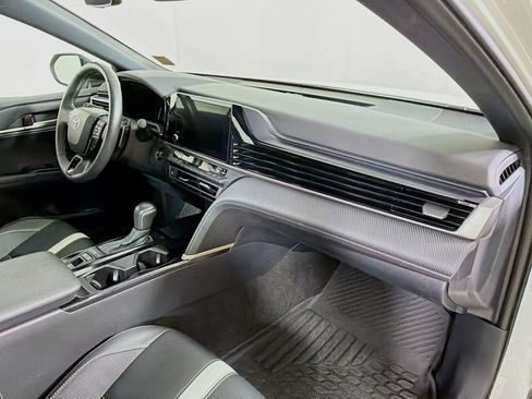 Used 2025 Toyota Camry SE w/ Convenience Package AWD/4WD image 26