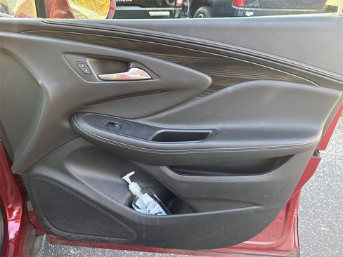 Used 2019 Buick Envision Essence image 19