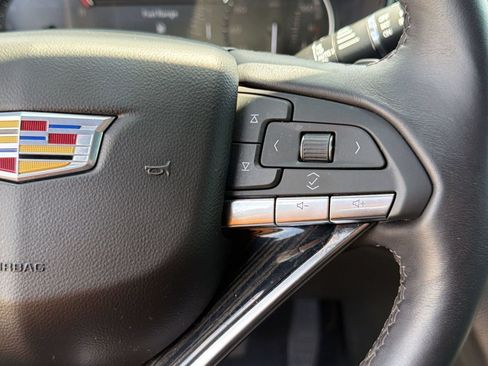 Used 2025 Cadillac XT6 Premium Luxury FWD image 17