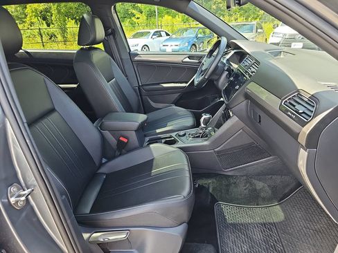 Used 2024 Volkswagen Tiguan SE R-Line AWD/4WD image 11