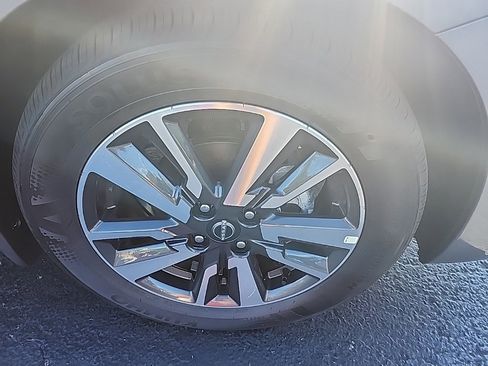 Used 2025 Nissan Versa S w/ S Plus Package image 10