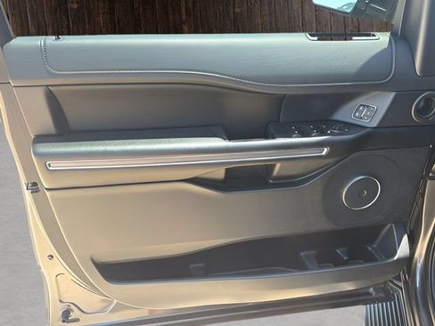 Used 2019 Ford Expedition XLT w/ Equipment Group 202A RWD image 17