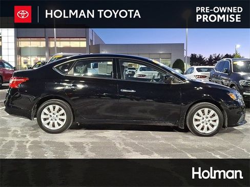 Used 2016 Nissan Sentra SV image 1
