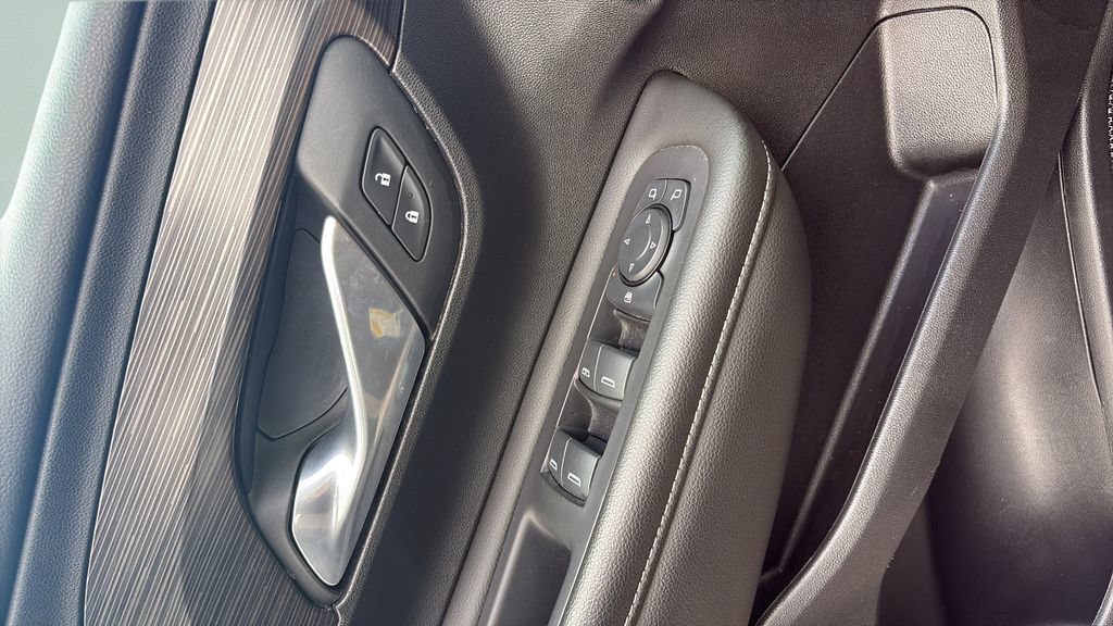 Used 2024 GMC Terrain SLE AWD/4WD image 19