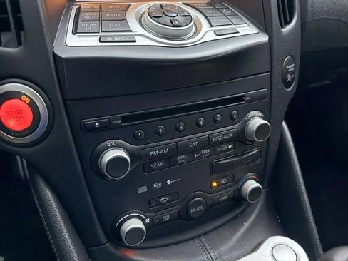 Used 2009 Nissan 370Z Touring RWD image 13