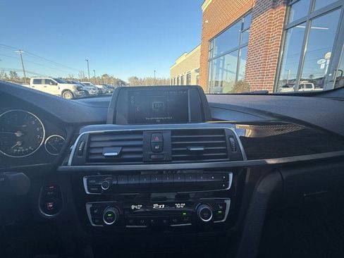 Used 2018 BMW 330i xDrive Sedan w/ Convenience Package image 22