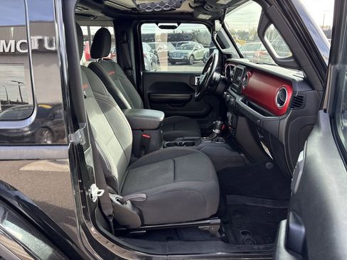 Used 2020 Jeep Wrangler Rubicon w/ Steel Bumper Group image 27