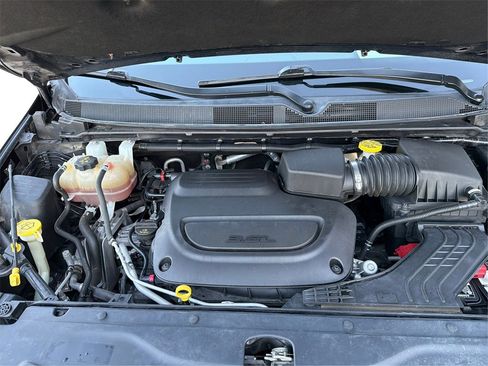 Used 2021 Chrysler Voyager Lxi image 12