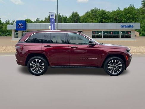 Used 2023 Jeep Grand Cherokee Overland w/ Luxury Tech Group IV AWD/4WD image 6