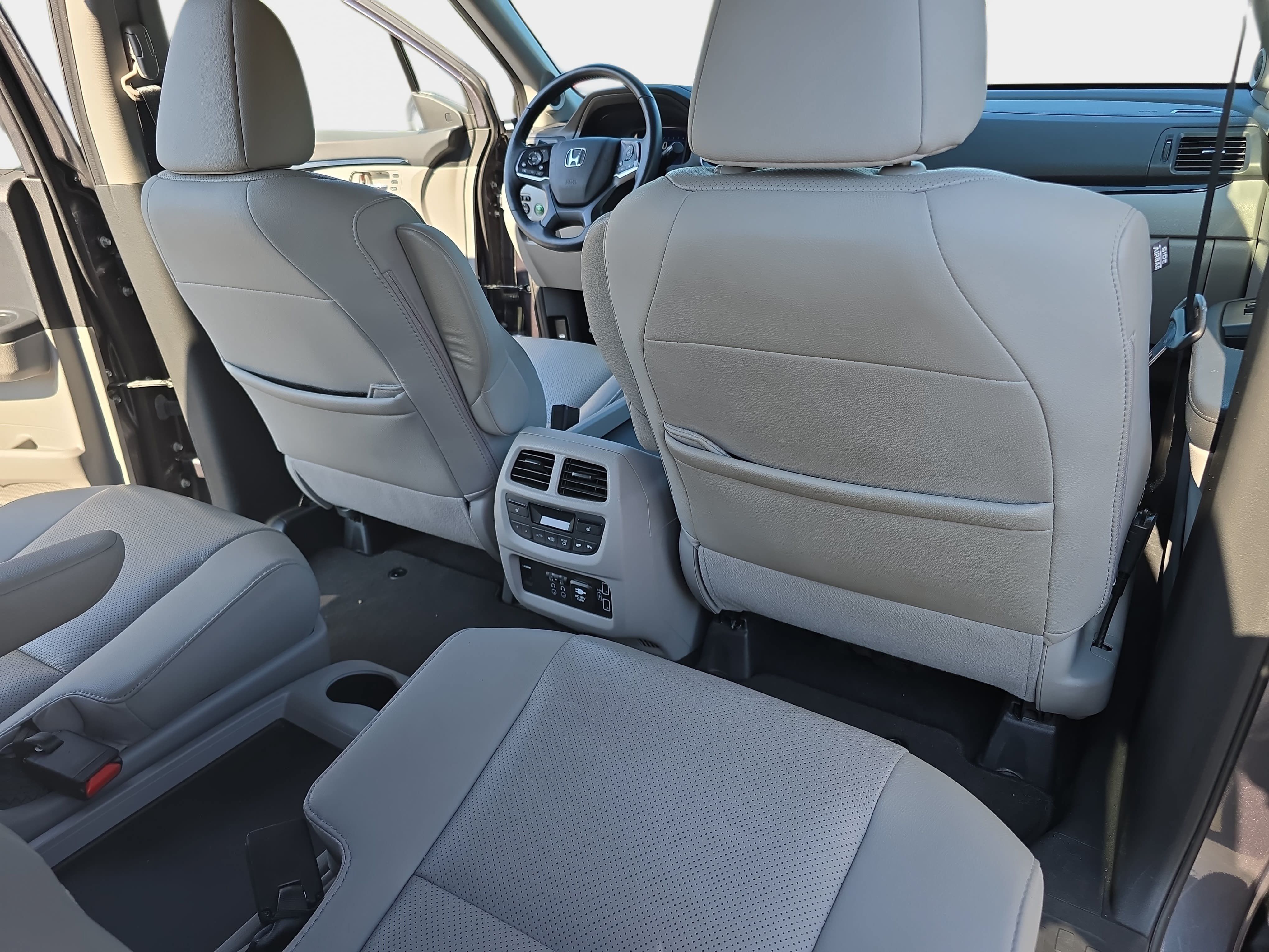 Used 2020 Honda Pilot Elite image 11