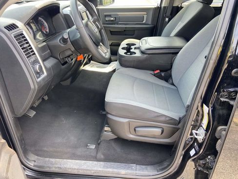 Used 2024 RAM 1500 Classic SLT AWD/4WD image 11