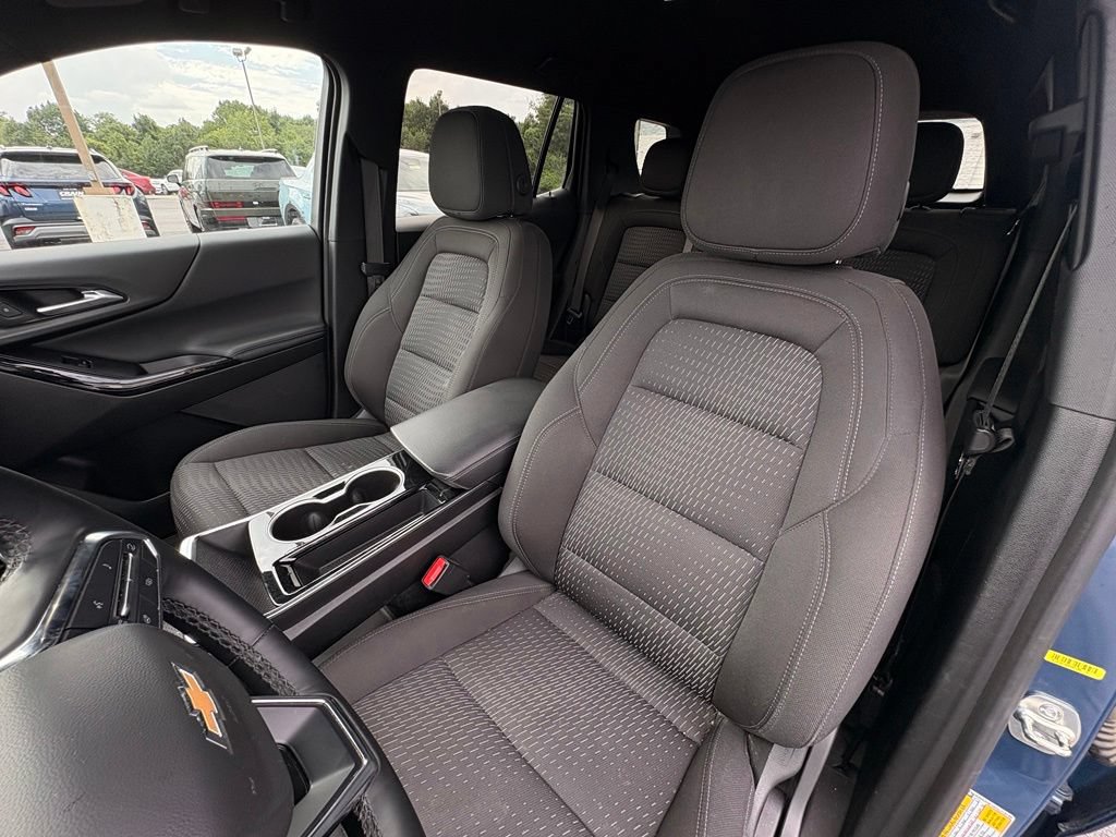 Used 2025 Chevrolet Equinox LT w/ Safety and Technology Package FWD image 22