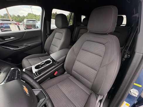 Used 2025 Chevrolet Equinox LT w/ Safety and Technology Package FWD image 22