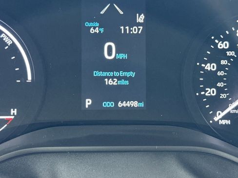 Used 2023 Toyota Sienna XLE FWD image 29