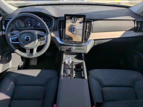 Used 2025 Volvo XC90 B6 Plus image 18