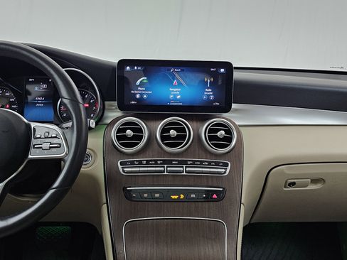 Certified 2020 Mercedes-Benz GLC 300 4MATIC image 25
