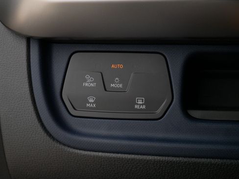 Certified 2025 Volkswagen ID. Buzz Pro S RWD image 26