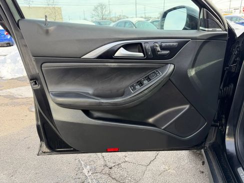 Used 2018 INFINITI QX30 Premium w/ Cargo Package image 17