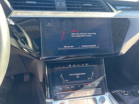 Used 2021 Audi e-tron Premium w/ Convenience Plus Package AWD/4WD image 27