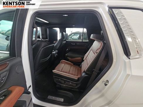 Used 2024 GMC Yukon Denali Ultimate image 6