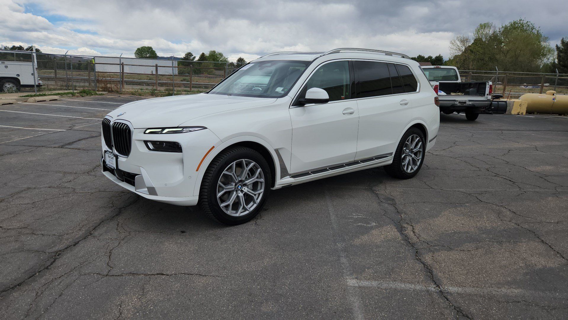 Used 2025 BMW X7 xDrive40i AWD/4WD image 2