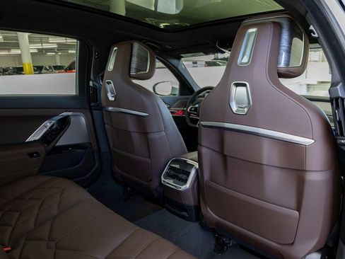 New 2026 BMW 750e xDrive image 28