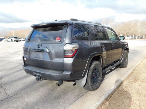 Used 2020 Toyota 4Runner SR5 Premium image 4