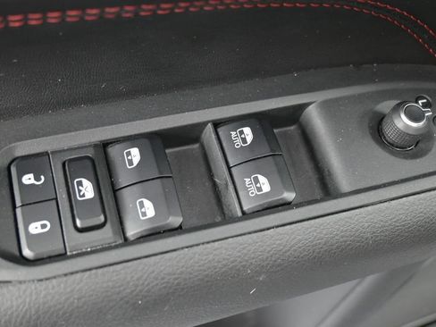 Used 2025 Jeep Compass Trailhawk AWD/4WD image 26