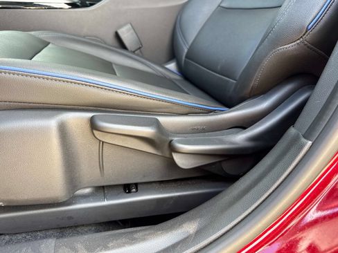 Used 2025 Buick Envista Sport Touring w/ Convenience II Package FWD image 25