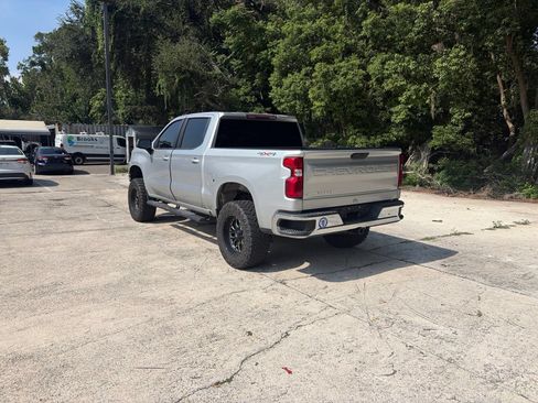 Used 2020 Chevrolet Silverado 1500 LT w/ Fleet Comfort Package AWD/4WD image 4