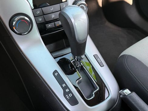 Used 2014 Chevrolet Cruze LS FWD image 20
