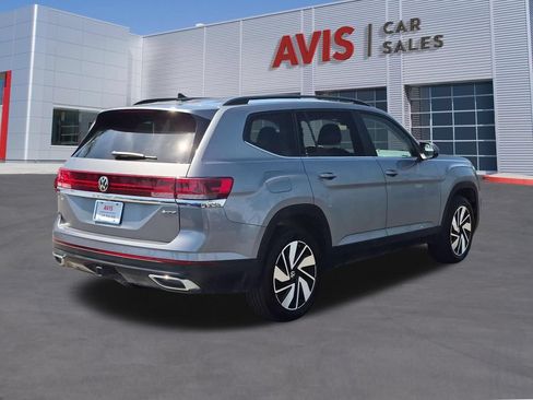 Used 2025 Volkswagen Atlas SE AWD/4WD image 6
