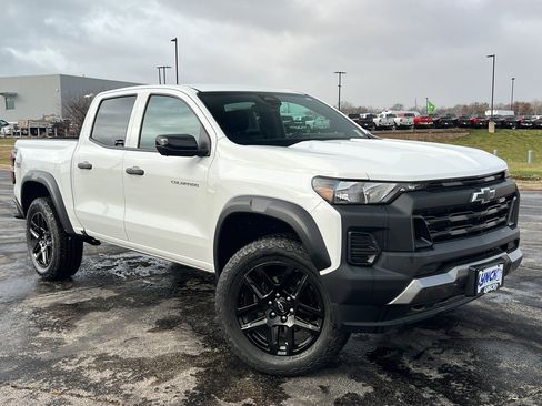 Used 2023 Chevrolet Colorado Trail Boss image 5
